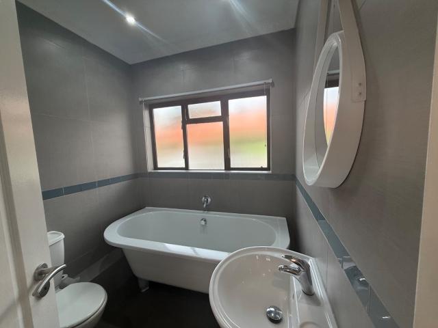 2 Bedroom Apartment / Flat For Sale in Glenvista