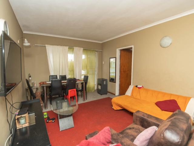 2 Bedroom Apartment / Flat For Sale in Gqeberha Central