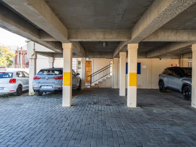 2 Bedroom Apartment / Flat For Sale in Grahamstown Central