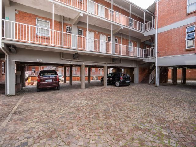 2 Bedroom Apartment / Flat For Sale in Grahamstown Central