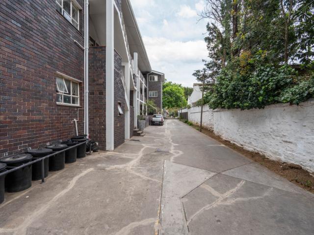 2 Bedroom Apartment / Flat For Sale in Grahamstown Central