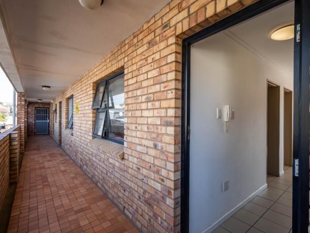 2 Bedroom Apartment / Flat For Sale in Grahamstown Central