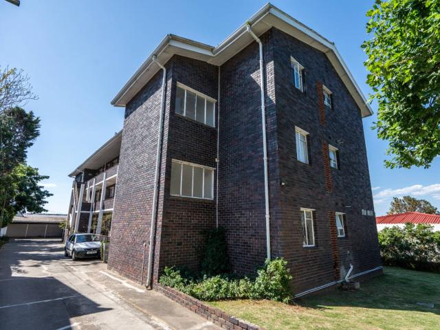 2 Bedroom Apartment / Flat For Sale in Grahamstown Central