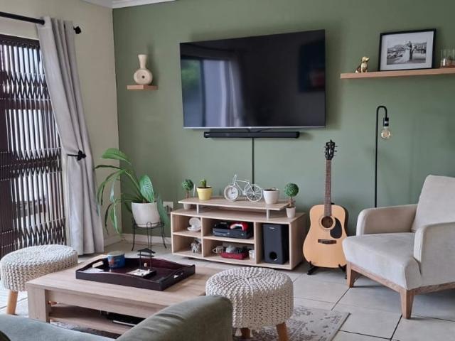 2 Bedroom Apartment / Flat For Sale in Grassy Park