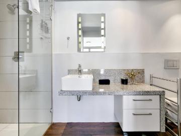 2 Bedroom Apartment / Flat For Sale in Green Point