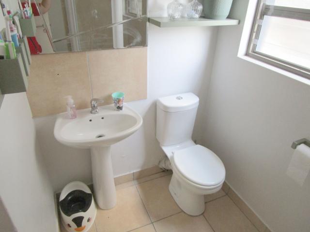 2 Bedroom Apartment / Flat For Sale in Greenstone Hill