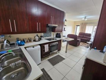 2 Bedroom Apartment / Flat For Sale in Greenstone Hill