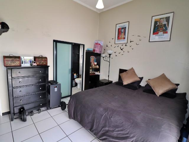 2 Bedroom Apartment / Flat For Sale in Greenstone Hill