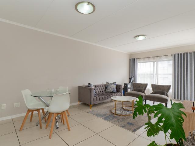 2 Bedroom Apartment / Flat For Sale in Greenstone Hill