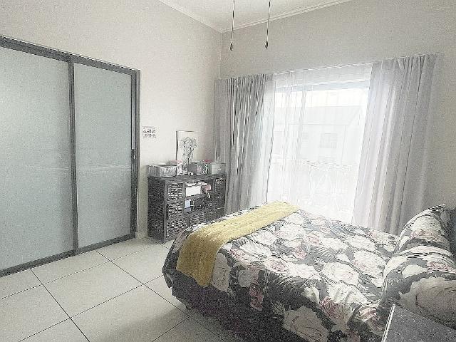2 Bedroom Apartment / Flat For Sale in Greenstone Hill