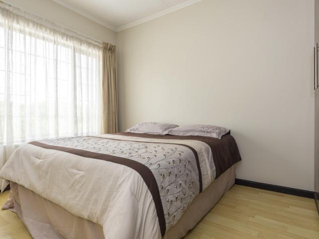 2 Bedroom Apartment / Flat For Sale in Greenstone Hill