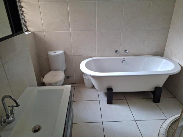 2 Bedroom Apartment / Flat For Sale in Greenstone Hill