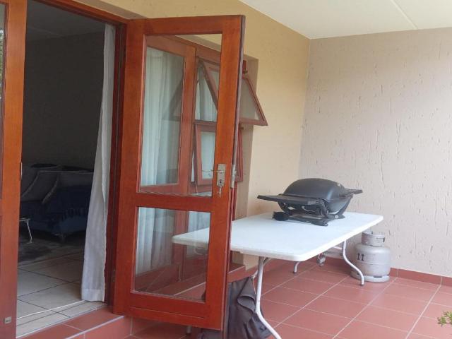 2 Bedroom Apartment / Flat For Sale in Douglasdale