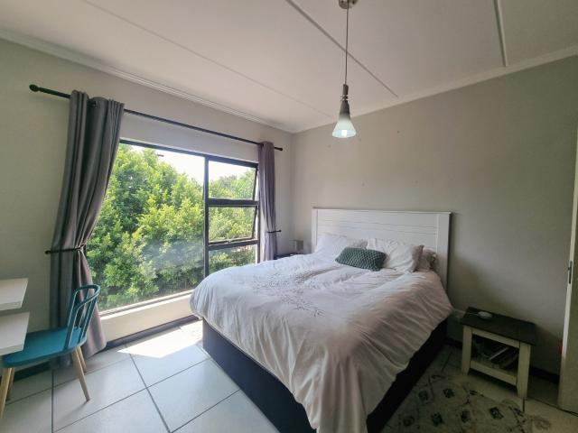 2 Bedroom Apartment / Flat For Sale in Douglasdale