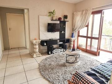 2 Bedroom Apartment / Flat For Sale in Douglasdale