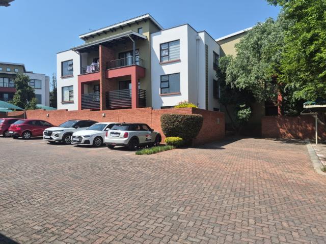 2 Bedroom Apartment / Flat For Sale in Douglasdale