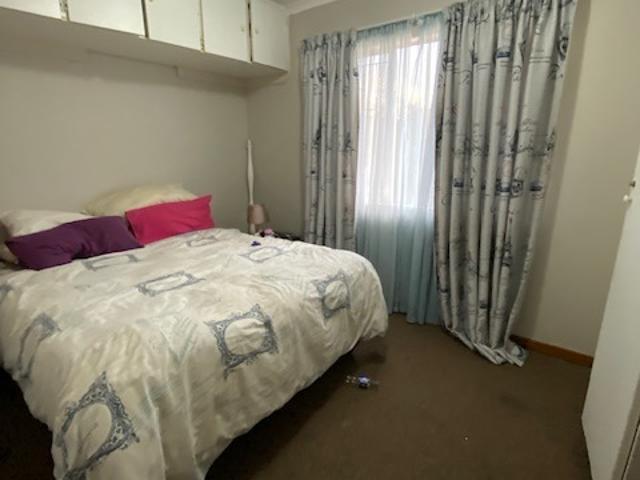 2 Bedroom Apartment / Flat For Sale in Die Hoewes