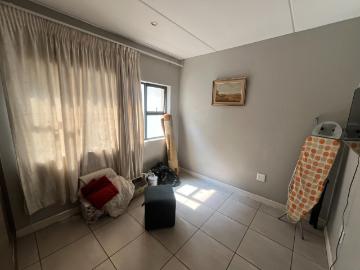 2 Bedroom Apartment / Flat For Sale in Die Hoewes