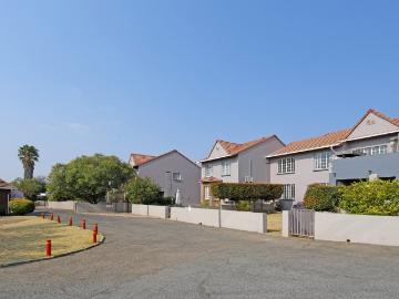 2 Bedroom Apartment / Flat For Sale in Eden Glen