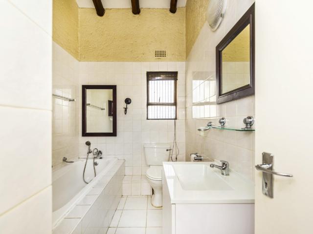 2 Bedroom Apartment / Flat For Sale in Eden Glen