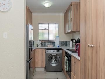 2 Bedroom Apartment / Flat For Sale in Eden Glen