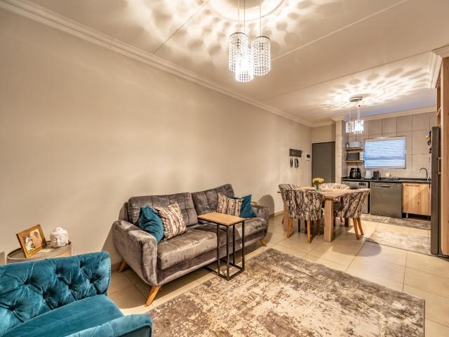 2 Bedroom Apartment / Flat For Sale in Edenburg