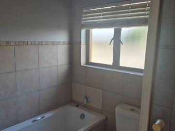 2 Bedroom Apartment / Flat For Sale in Escombe