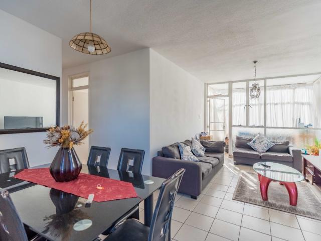 2 Bedroom Apartment / Flat For Sale in Essenwood