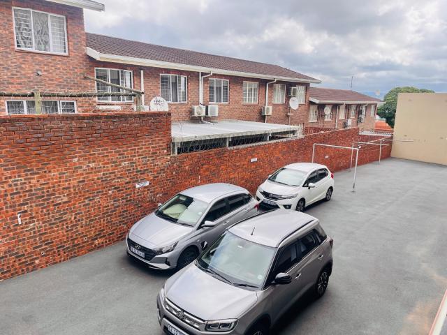 2 Bedroom Apartment / Flat For Sale in Essenwood
