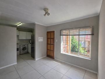 2 Bedroom Apartment / Flat For Sale in Faerie Glen