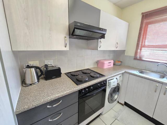2 Bedroom Apartment / Flat For Sale in Ferndale