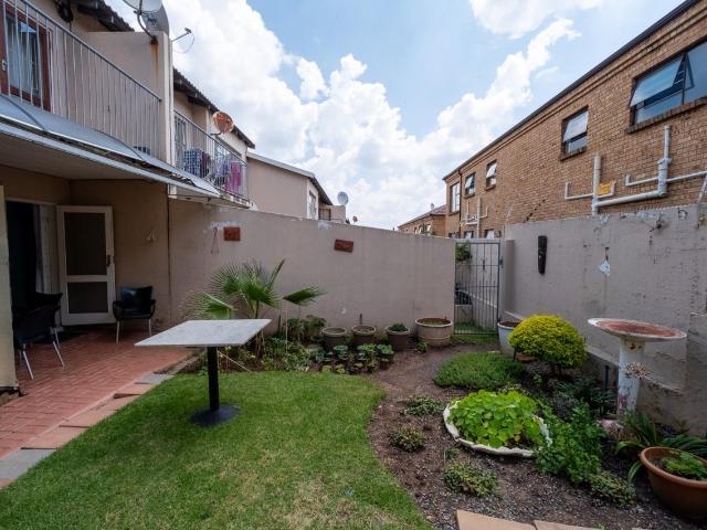 2 Bedroom Apartment / Flat For Sale in Ferndale
