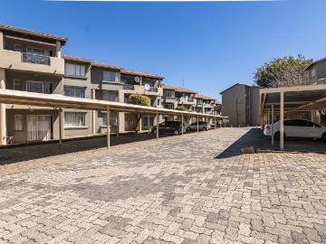 Apartment for sale in Florida, Roodepoort - Parking
