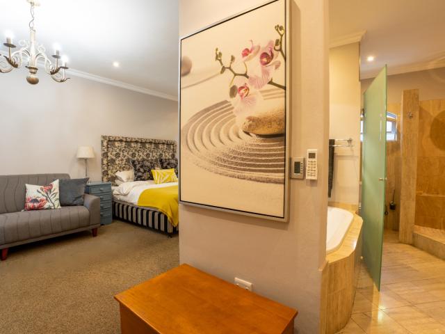 2 Bedroom Apartment / Flat For Sale in Franschhoek