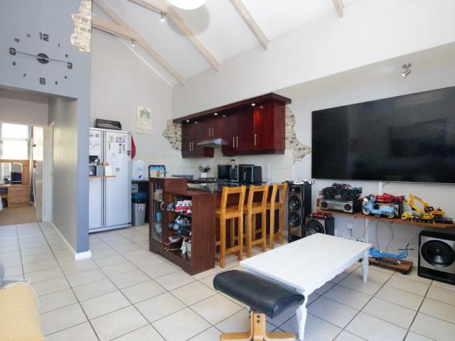 2 Bedroom Apartment / Flat For Sale in Knysna Central