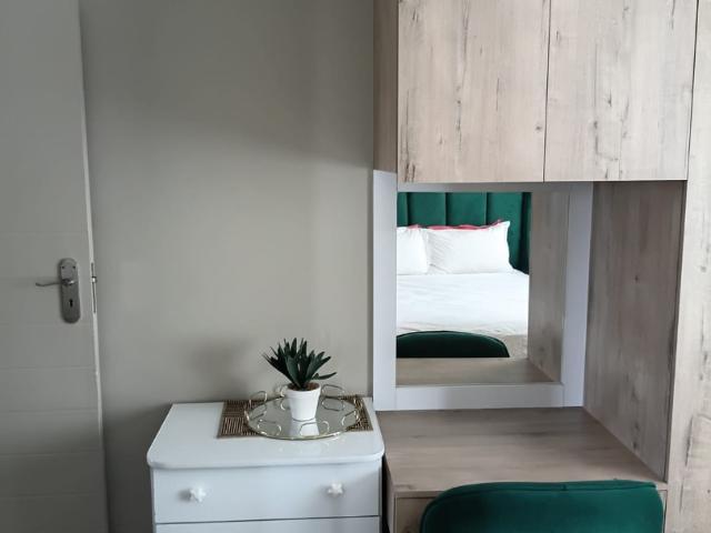 2 Bedroom Apartment / Flat For Sale in Kameeldrift East