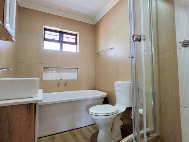 2 Bedroom Apartment / Flat For Sale in Kameeldrift East