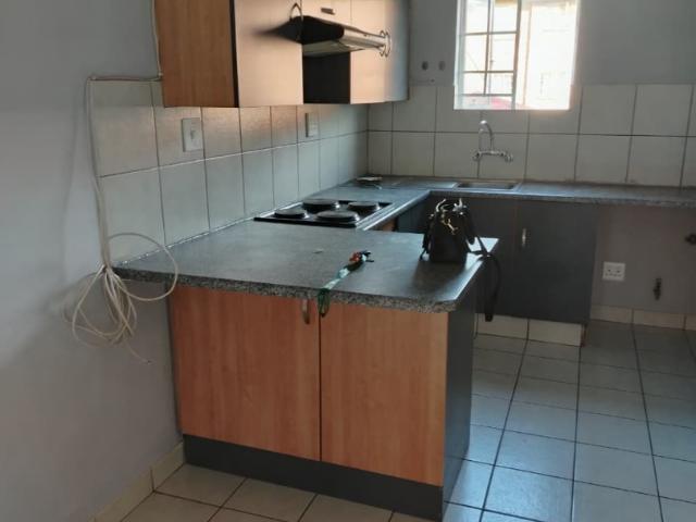 2 Bedroom Apartment / Flat For Sale in Kempton Park Central