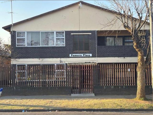 2 Bedroom Apartment / Flat For Sale in Kenilworth