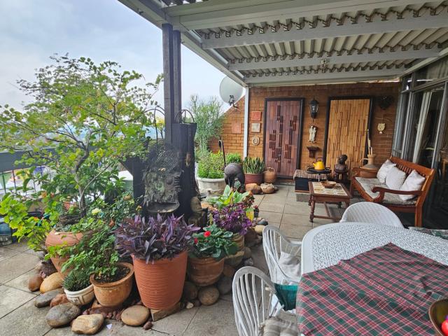 2 Bedroom Apartment / Flat For Sale in Kensington