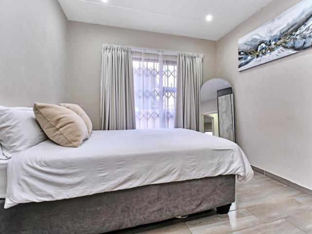 2 Bedroom Apartment / Flat For Sale in Kensington B