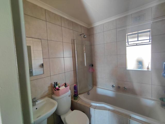 2 Bedroom Apartment / Flat For Sale in Kibler Park