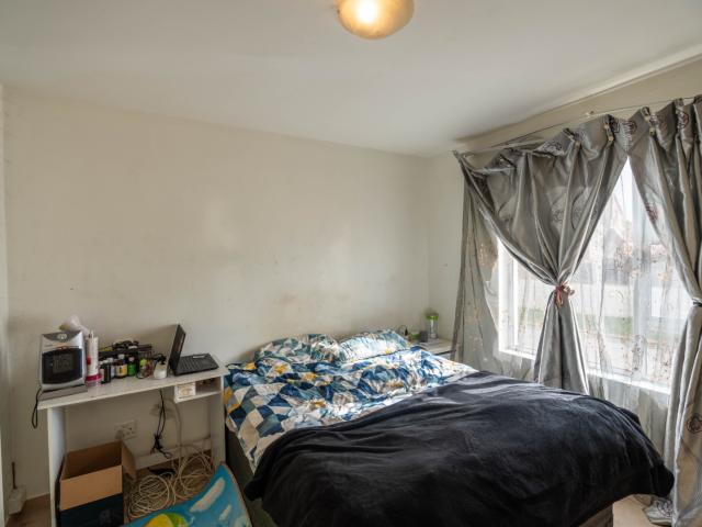 2 Bedroom Apartment / Flat For Sale in Kingswood