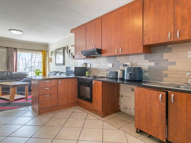 2 Bedroom Apartment / Flat For Sale in Klipkop