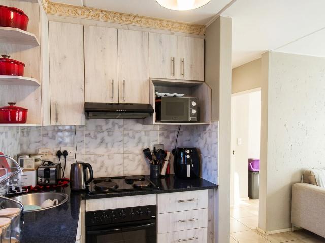 2 Bedroom Apartment / Flat For Sale in Klippoortje