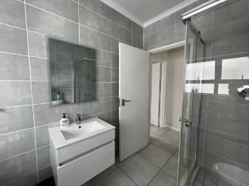 2 Bedroom Apartment / Flat For Sale in Kyalami