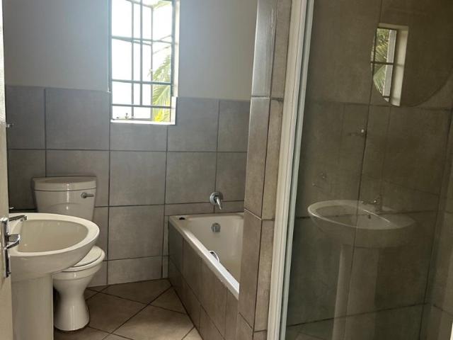 2 Bedroom Apartment / Flat For Sale in Hoeveld Park