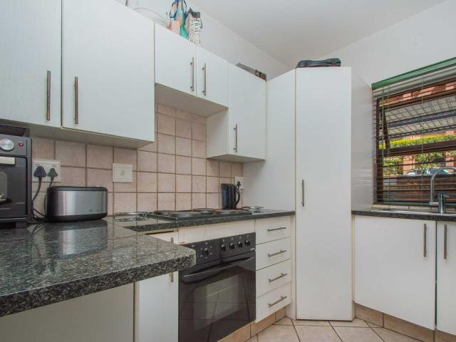 2 Bedroom Apartment / Flat For Sale in Honeydew Grove