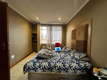 Apartment for sale in Pretoria - Lift