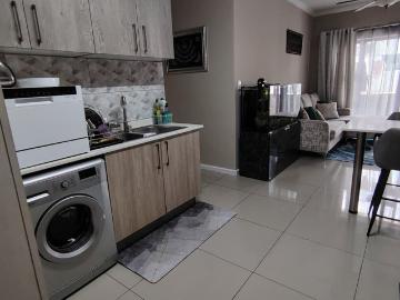 2 Bedroom Apartment / Flat For Sale in Halfway Gardens